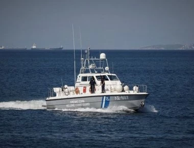 Πλάνα από τη θαλάσσια διάσωση σε Μάτι και Ραφήνα (βίντεο-φωτό)